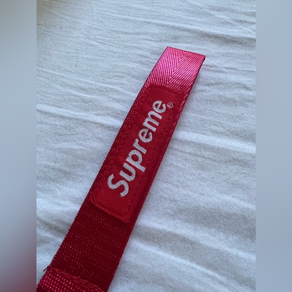 Supreme NEW wrist lanyard RED key chain keychain sports keys hook - Picture 5 of 7